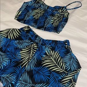 Palm leaves two piece set